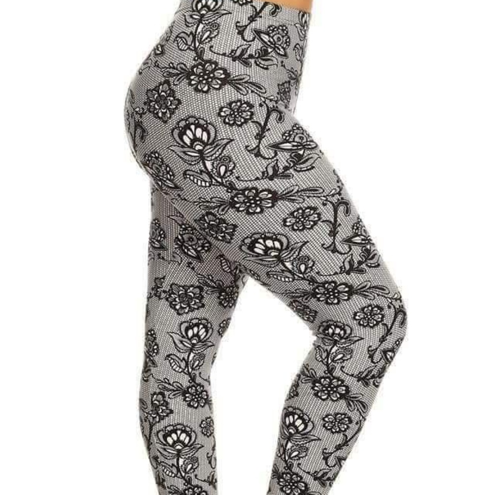 Super Plush Plus Black & White Lace Print Leggings
